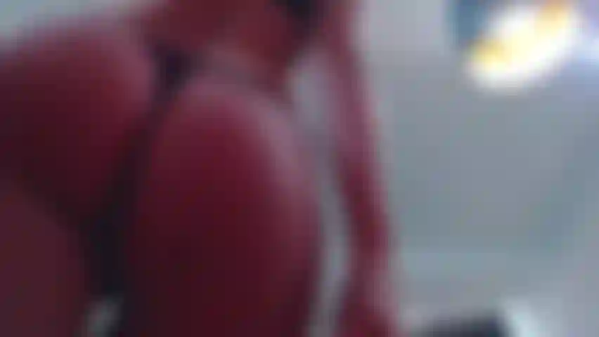 Dale una palmada en el culo.