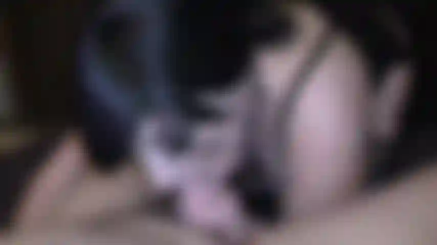 Mamada sensual con creampie oral chorreante.