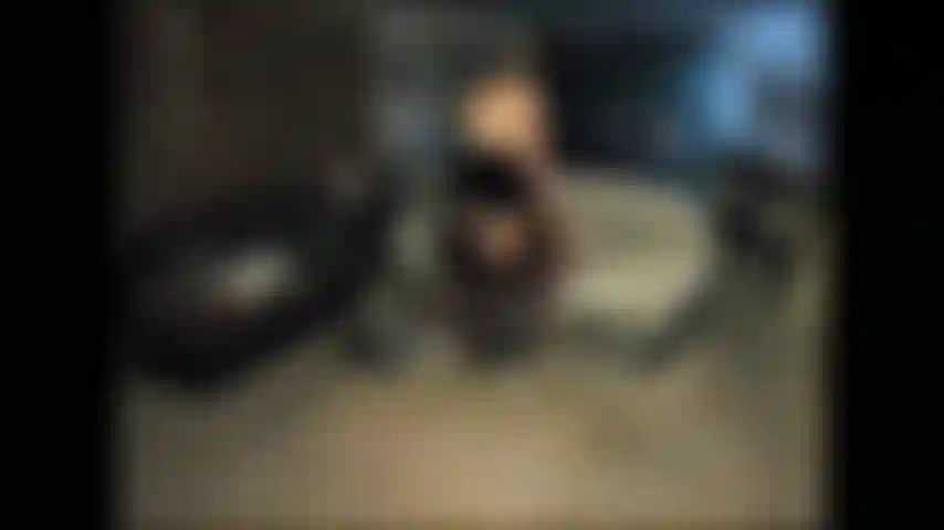 Juego con una gran polla negra mientras mi marido está en el trabajo. Este clip soy yo cabalgando su cara mientras él me come el coño.