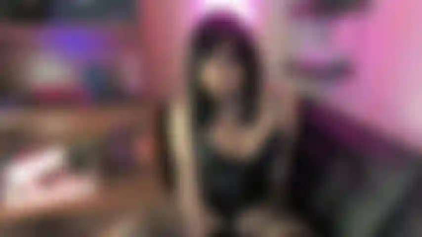 El dom gótico insulta una polla patética: humillación de pene pequeño (spi).