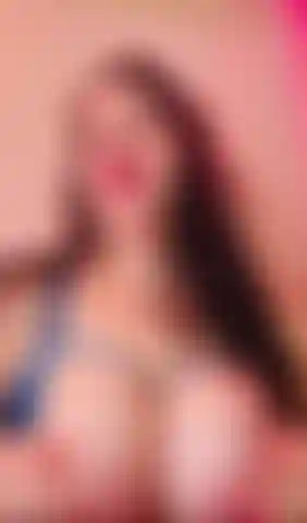 Parte dos: tetas grandes rebotando en sujetador azul.
