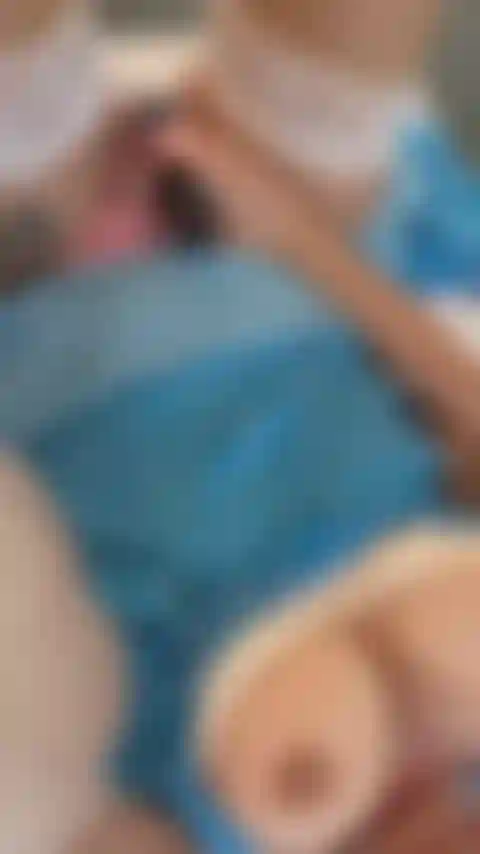 Domi juguete para provocar el coño.