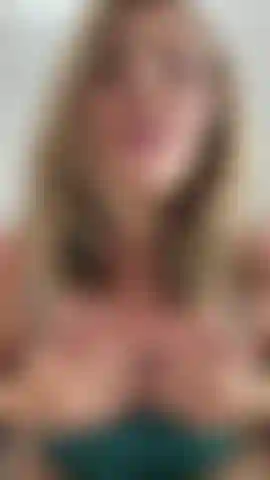 Fingers deep... wand buzzing... solo and soaked. Are you?