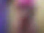 Jugando con mis tetas en camiseta.