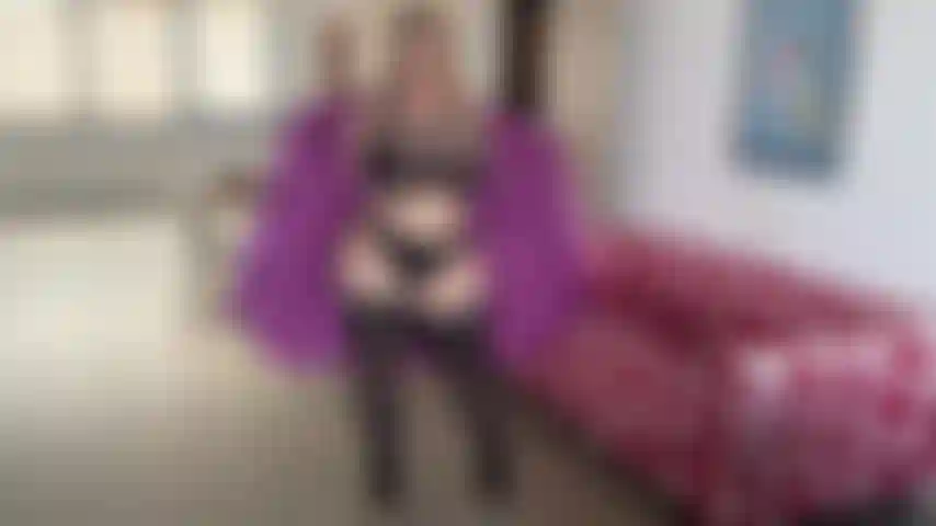 Mia ordered you to goon and Erin agreed with it, but I am on your side and I love to drain your balls and that Is why I go against that order and make you cum!