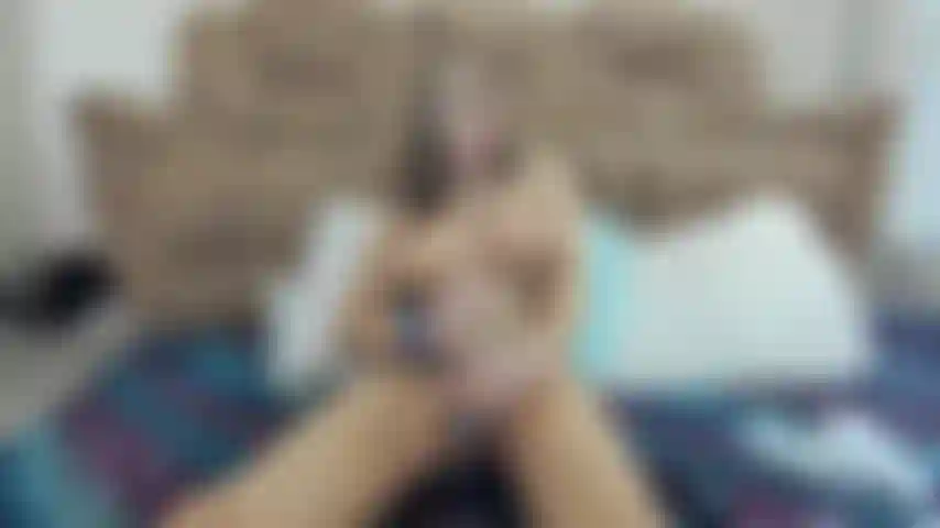 Golpeando mi carne muy fuerte.