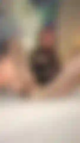 Pies sexys en medias de rejilla (+piernas y culo).