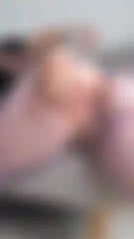 Un culo enorme y gordo para que lo comas.