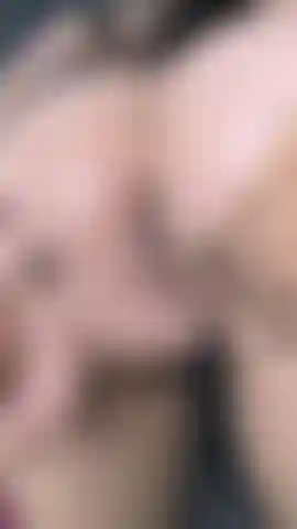 Follando mi coño apretado; quiero tu polla dentro.