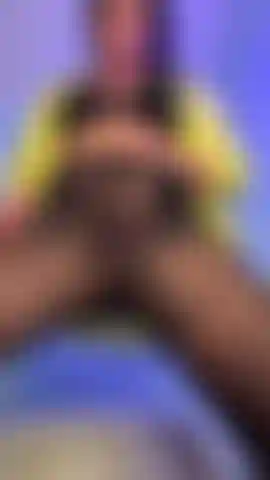 Coño desnudo con medias negras calientes.