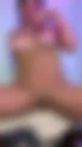 Medias de nylon color beige.