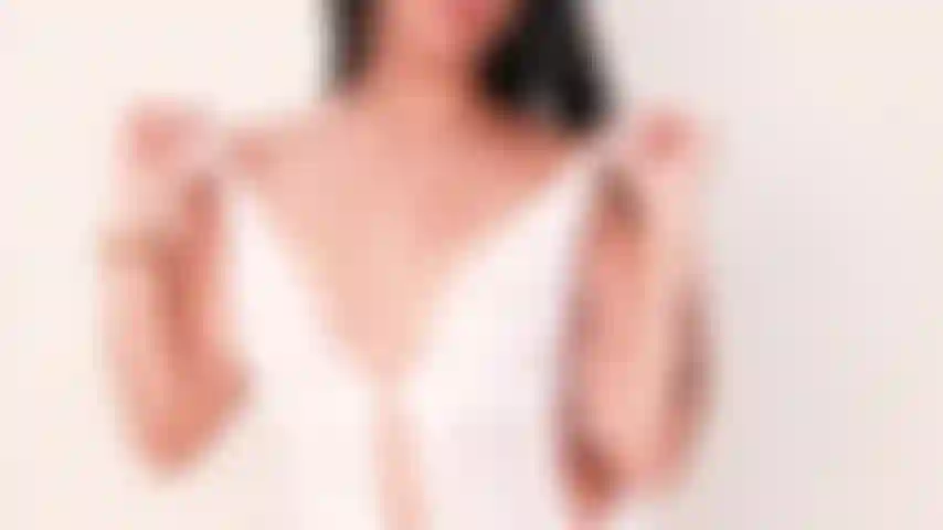 Ven a ver mis sensuales pechos en llamas.