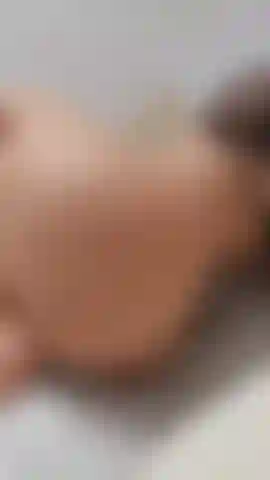 Continúa guiñando, guiñando.