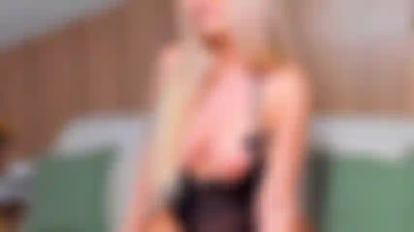 Aprieta mis pechos, me gusta provocarte.