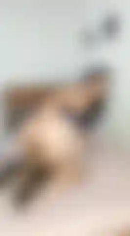 te dejo mirar mientras me porto mal