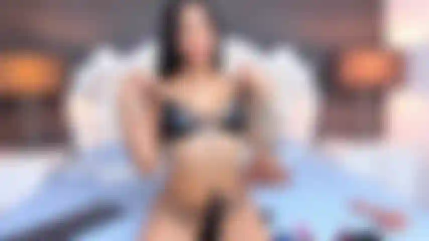 Isabella te folla en diferentes posiciones, quédate hasta que te corras.