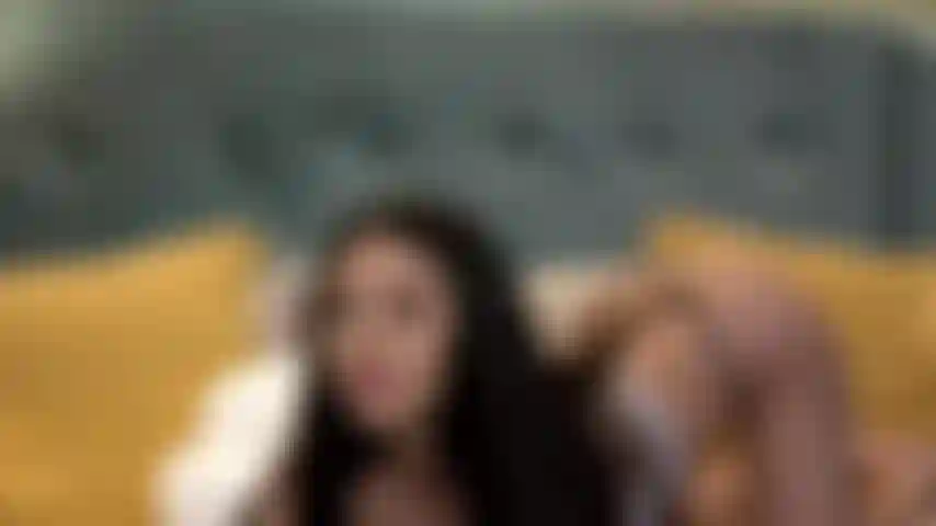 Déjame_sentir_lo_duro_que_eres_mientras_estas_profundo_dentro_de mí!