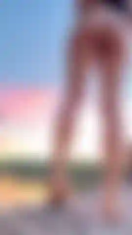 Me masturbo el culo en tanga.