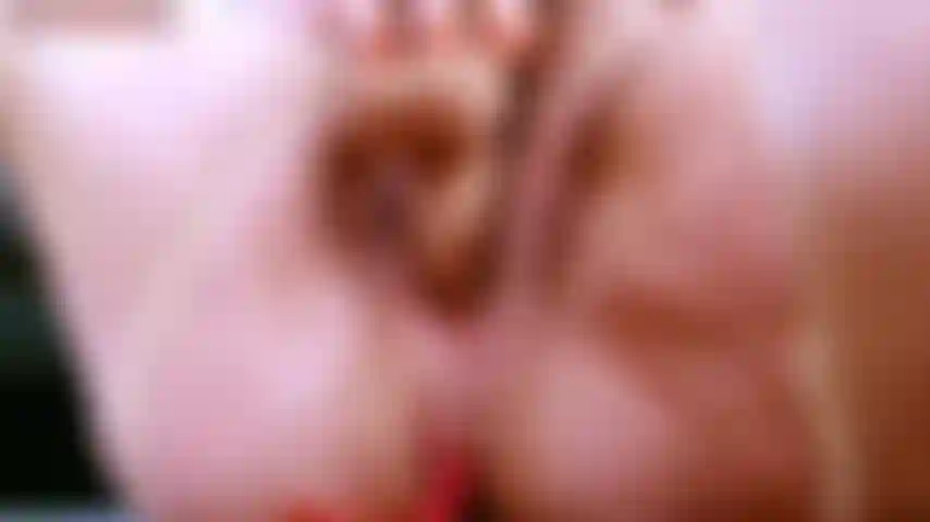 Las medias cubanas desnudas han sido rasgadas, y todo lo que queda es que adores mi ano bien usado....O mi coño muy peludo, pero los dos sabemos que mi ano es tu favorito. Aquí también hay un poco de chupar polla, pero es un 88% de adoración al culo/ano para ti.#Facesitting #bbw #assworship #hairypussy #bigass #bigpussy.