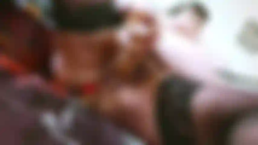 Me encanta ser una zorra hermética para ti, ¡tanto que me hace chorrear a lo grande! Mírame hacer honor a mi nombre y verme empapando el suelo con mi coño de fuente. La dp me hace chorrear tan fuerte! Esta es una gran película para ver y ver por qué mis shows de chorros cuestan lo que cuestan, múltiples chorros y suficiente líquido para llenar un cubo (que tengo). # Hairpussy #bigbelly #doublepeeptration #airtight #bbw #bigpussylips #bigsquirt #squirting #squirt #bigpussy #anal #messy #milf #ssbbw #hairy #bush #bigboobs #bigbelly #thickthighs #bigpussy #mature #pussyspread #fatpussy.