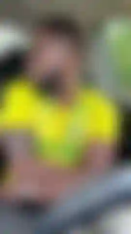 Cum juega en mi auto conmigo.