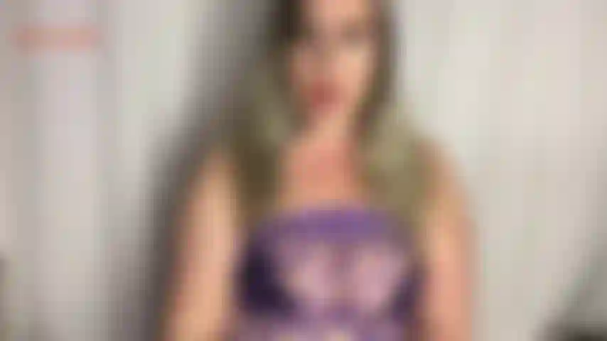 Paga para alejar lo gay findom-en este clip jackie finalmente va a curar toda tu malsana obsesión con las pollas. Sabes que cuanto más gastas en jackie, menos gay te vuelves. En serio, este video definitivamente te convertirá en el alfa heterosexual que eres...