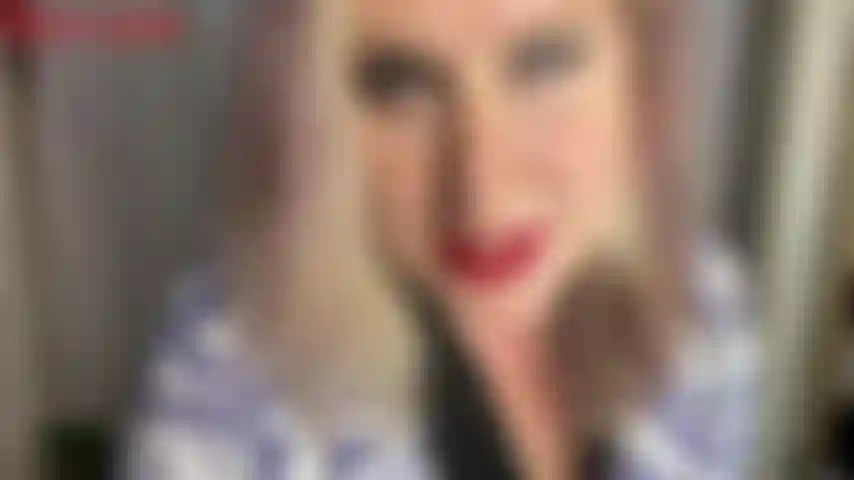 Se burlan de money robe: en este clip de joi, jackie se burla de ti con sus enormes tetas y su culo gordo junto con todas sus curvas sexys. Jackie te anima a bombear tu polla y hacerla explotar como sólo jackie puede hacerlo. Esta sexy milf sabe cuanto te gusta...