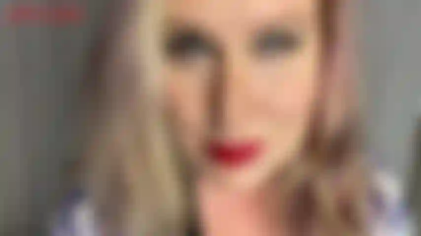 Hazme mojar findom: llevas días despierto toda la noche babeando por jackie, y esta noche no es diferente… ¡excepto que podría terminar siéndolo! Verás, jackie cree que es hora de que explores un poco más tu kink de findom. Jackie tiene un kink de ella...