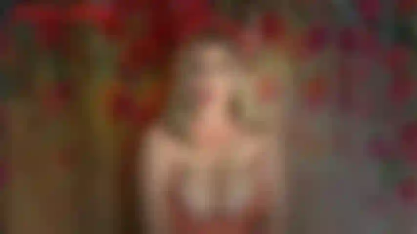 Una idiota en el trabajo; tu vida se ha vuelto muy aburrida y mundana. Todo lo que debes hacer es ir a trabajar, volver a casa, enjuagarte con porno y repetir. Pero jackie quiere animar tu vida! Jackie sabe lo excitante y excitante que te pone, así que ¿por qué no masturbarte en el trabajo?