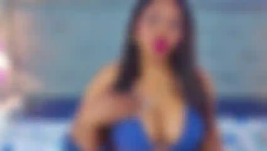 Complazco tu polla con mi boca.