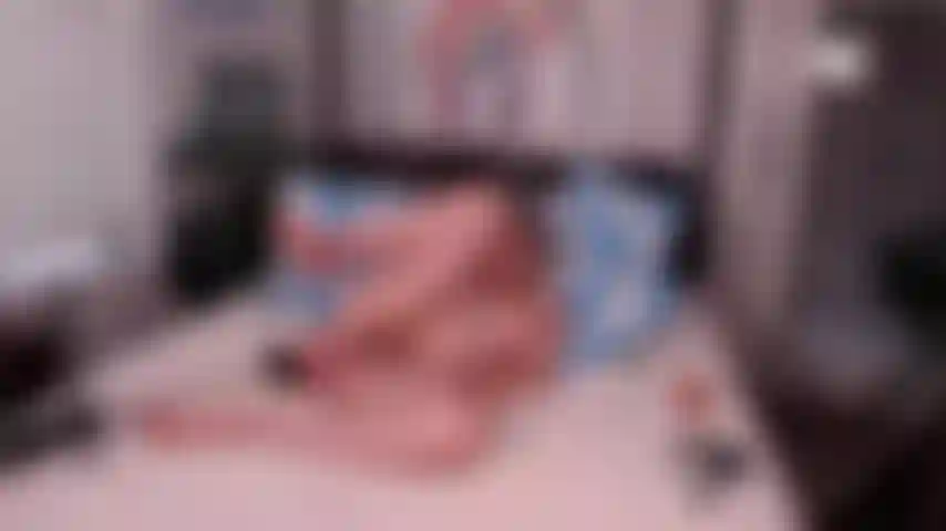 Siendo follada por mi máquina de follar.