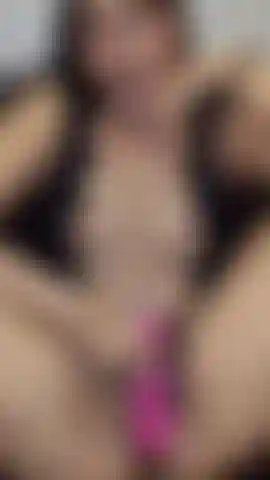 masturbating my delicious pussy