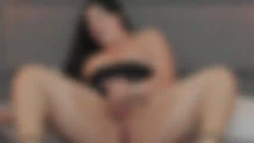 Pasa un rato travieso conmigo, masturbémonos juntas.