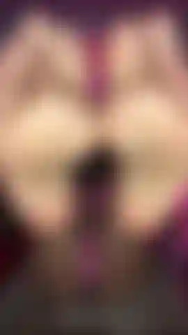 Worship my Ebony feet while listening to soothing music.