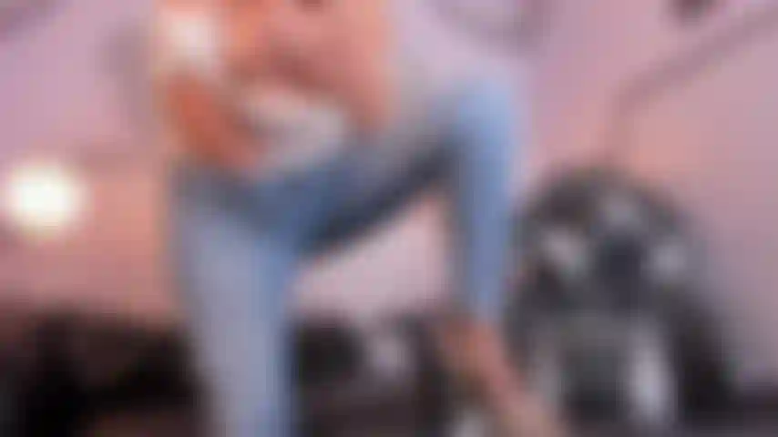 Wet jeans, wet pussy and horny for feel your cock in