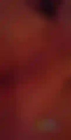 Oye papi, mira mi delicioso coño mojado, se siente tan bien frotar mi clítoris.