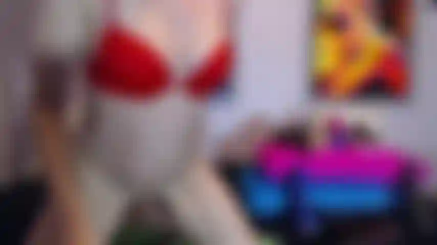 Jayda diamonde, un gran juguete anal y boquiabierto.