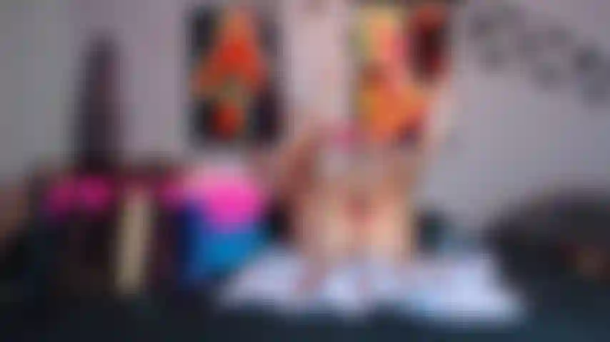 Jayda diamonde hace una garganta profunda mientras cabalga una bbc por el culo.