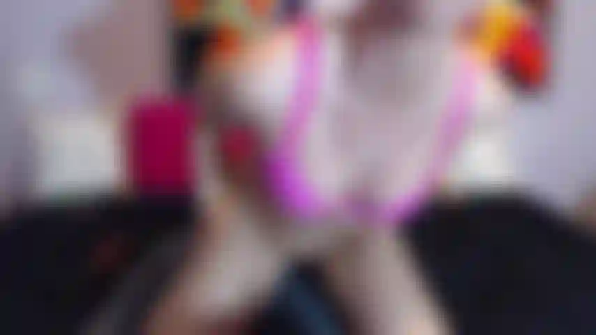 Jayda gran juguete anal y enorme coño de juguete.