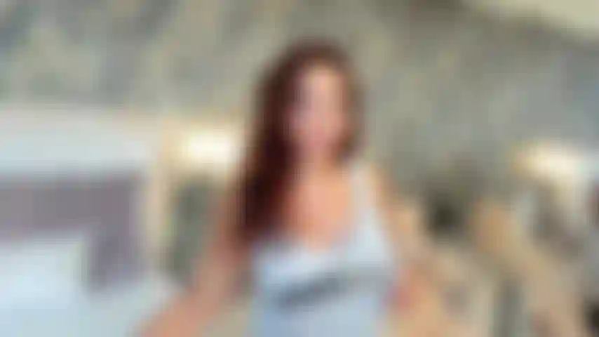 Quiero que chupes mis enormes tetas de la manera en que solo tú sabes hacerlo, ¿qué estás esperando?