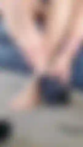 Juego de pies tentador, masaje indulgente, provocaciones seductoras, sensualidad intensificada, orgasmo. 2024.