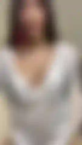 Escucha mis pezones jejeje.