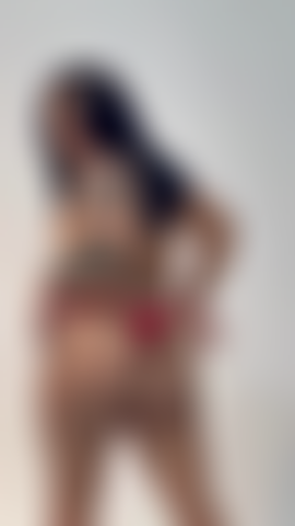 Mi delicioso culo esta desnudo y travieso para ti.