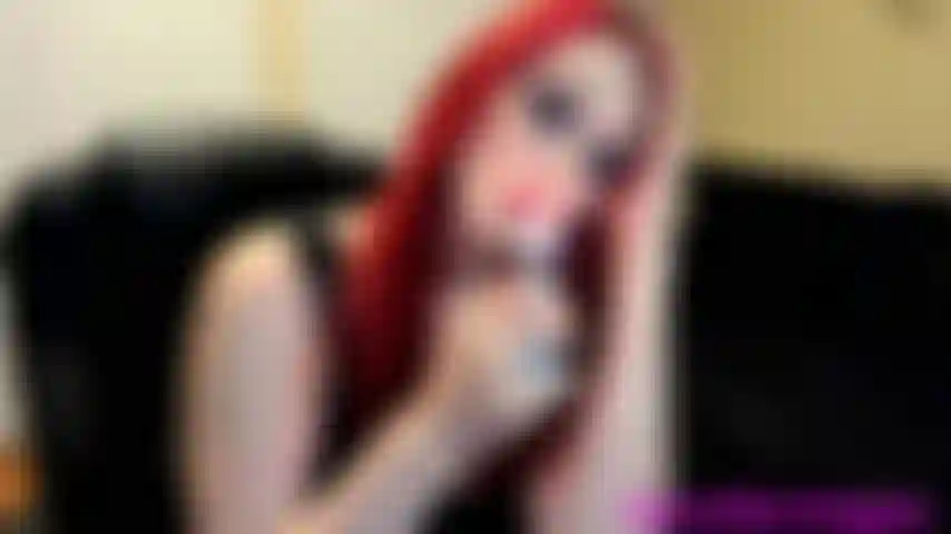 Servicio de humo marb reds y adoración de botas. Jenn vegas te ordena que seas su pequeño y buen esclavo del humo. Piérdete en mis inhalaciones francesas, anillos de humo y dominio. Ahora me perteneces!