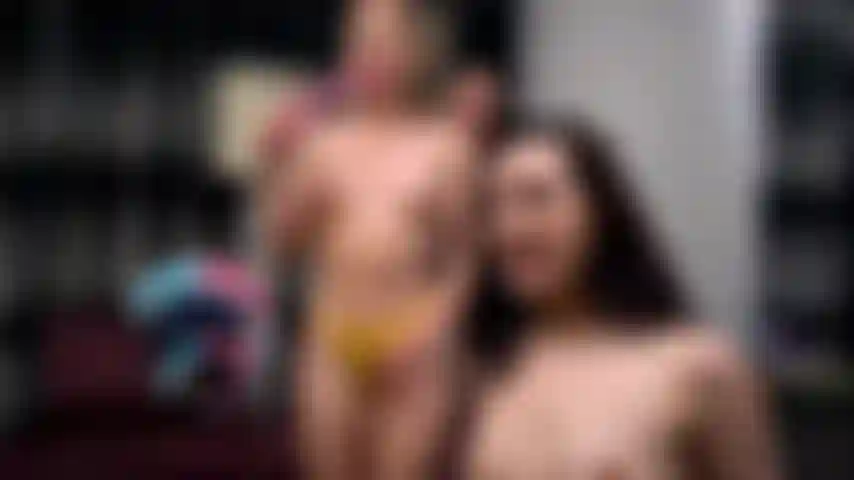 Pussy está en el menú con lily lane, paige owens, whitney wright en el show en vivo de jerkmate de fin de semana.