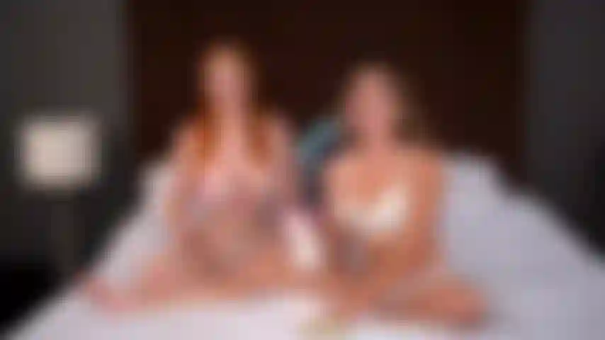 Patrulla sexual: la milf lauren phillips y la nena katie kush se vuelven salvajes con un consolador de dos cabezas.