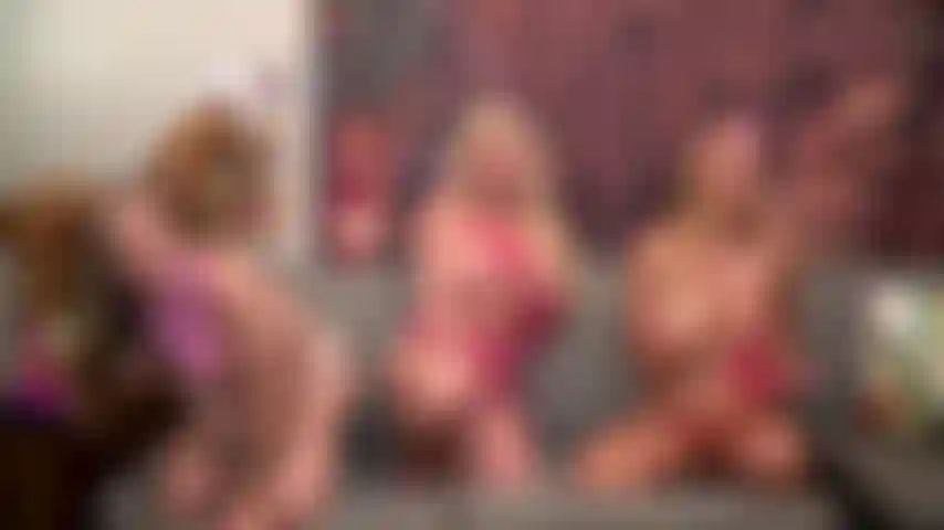 Las estrellas del rodeo: rory knox, jasmine daze y spencer scott en un trío lésbico de vaqueras.