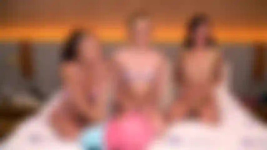 Tatuajes y tetas - maya woulfe, whitney wright, charlotte sins en uno de los 69 más calientes que jamás verás. En vivo por idiotmate tv.