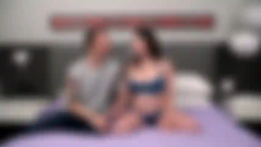 Pawg - chad alva está golpeando el coño mojado de alyx star y luego la llena de leche.