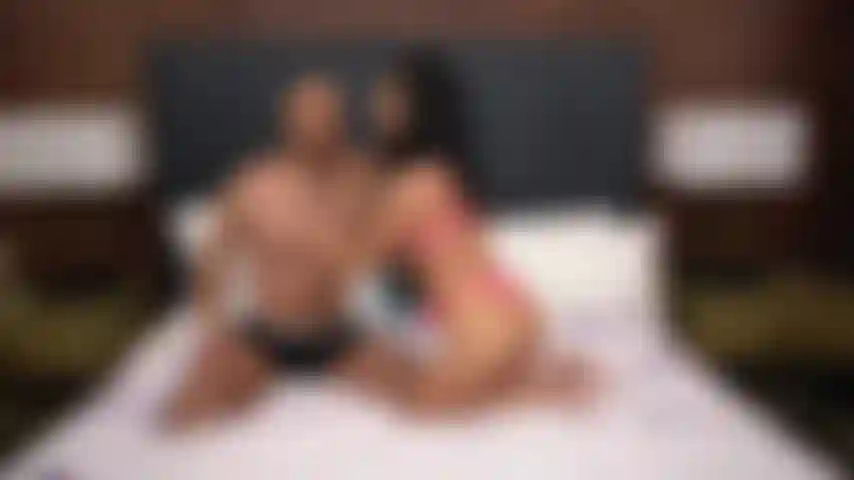 Oliver davis maltrata a avery black durante un show de cámara en vivo de fin de semana en pareja.